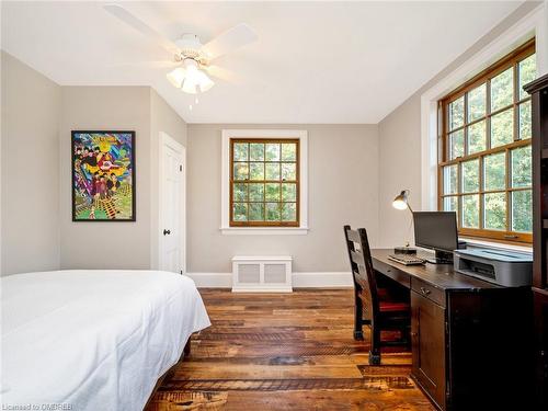 8163 10 Side Road, Halton Hills, ON - Indoor Photo Showing Bedroom