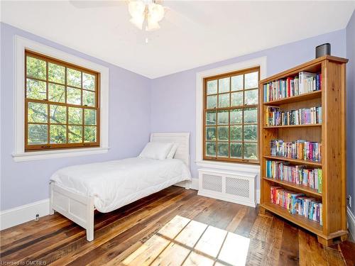 8163 10 Side Road, Halton Hills, ON - Indoor Photo Showing Bedroom