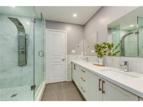 1207 Agram Drive, Oakville, ON - Indoor Photo Showing Bathroom