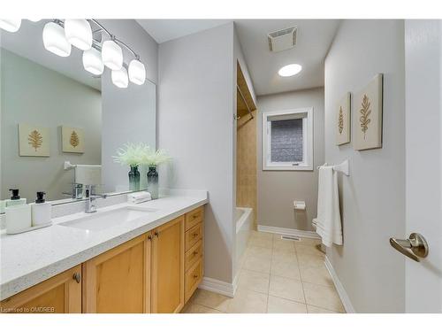 1207 Agram Drive, Oakville, ON - Indoor Photo Showing Bathroom