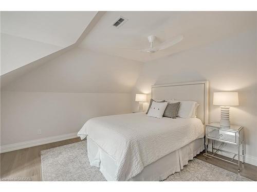 823 Partridge Drive, Burlington, ON - Indoor Photo Showing Bedroom