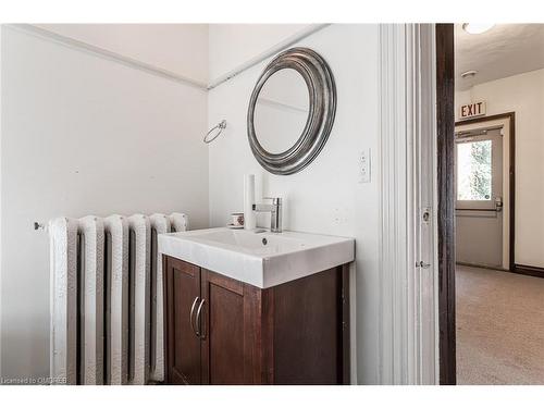 199 Grand River Street N, Paris, ON - Indoor Photo Showing Bathroom