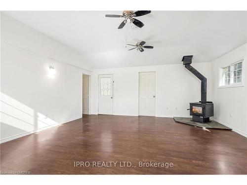 195 Paradise Avenue, Port Mcnicoll, ON - Indoor Photo Showing Other Room