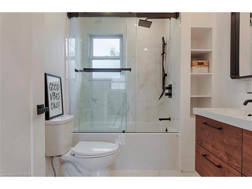 108 Rebecca Street, Oakville, ON - Indoor Photo Showing Bathroom