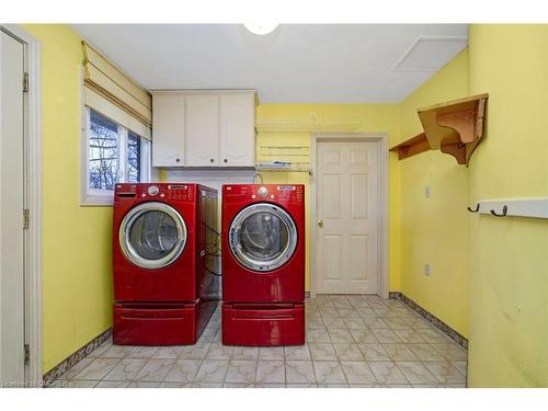 520 Sir Richards Road, Mississauga, ON - Indoor Photo Showing Laundry Room