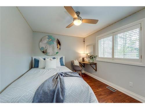 2190 Constance Drive, Oakville, ON - Indoor Photo Showing Bedroom