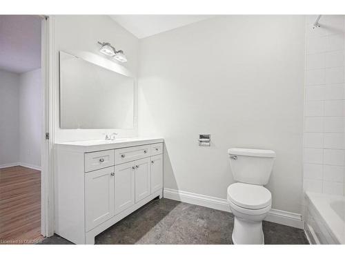 3-4195 Longmoor Drive, Burlington, ON - Indoor Photo Showing Bathroom