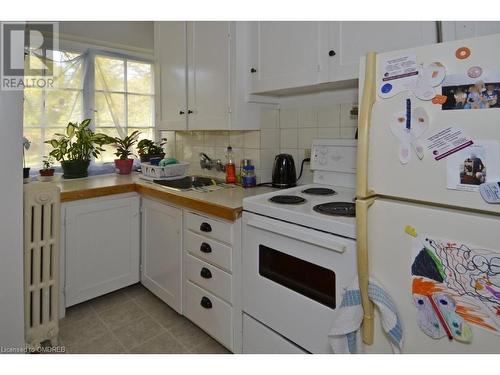 480-484 Weller Street, Peterborough, ON - Indoor Photo Showing Kitchen