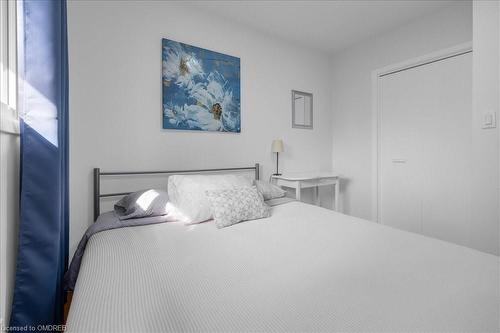 4 Parkdale Crescent, Fonthill, ON - Indoor Photo Showing Bedroom