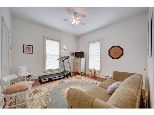 239 Main Street E, Grimsby, ON - Indoor Photo Showing Living Room