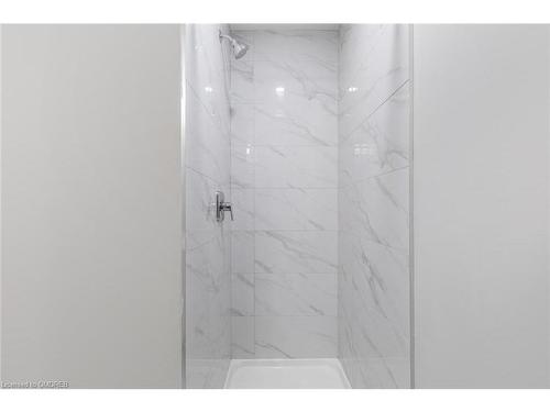 2204-15 Queen Street S, Hamilton, ON - Indoor Photo Showing Bathroom
