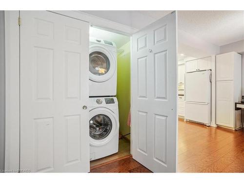 1704-2180 Marine Drive, Oakville, ON - Indoor Photo Showing Laundry Room