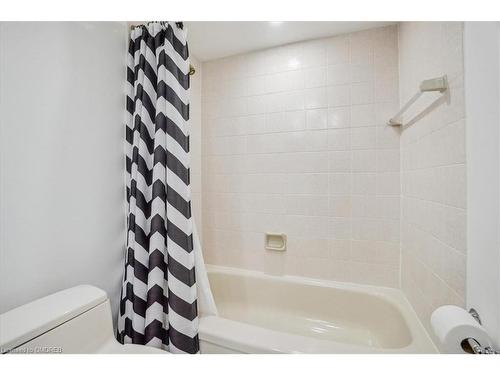 1704-2180 Marine Drive, Oakville, ON - Indoor Photo Showing Bathroom