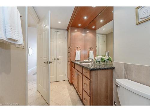 201-2170 Marine Drive, Oakville, ON - Indoor Photo Showing Bathroom