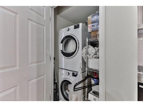 907-40 Scollard Street, Toronto, ON - Indoor Photo Showing Laundry Room