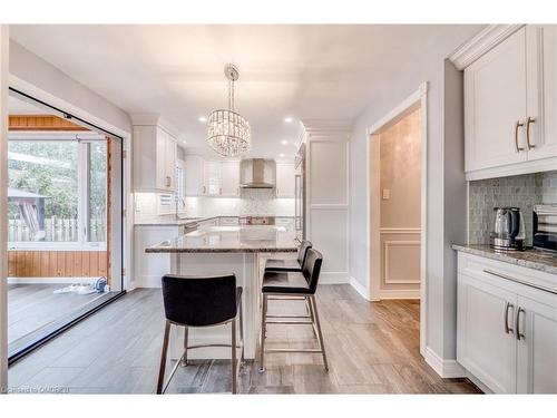 320 Annabelle Street, Hamilton, ON - Indoor Photo Showing Kitchen With Upgraded Kitchen