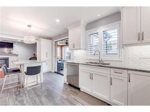 320 Annabelle Street, Hamilton, ON - Indoor Photo Showing Kitchen With Upgraded Kitchen