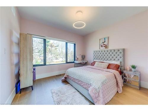 2174 Elmhurst Avenue, Oakville, ON - Indoor Photo Showing Bedroom