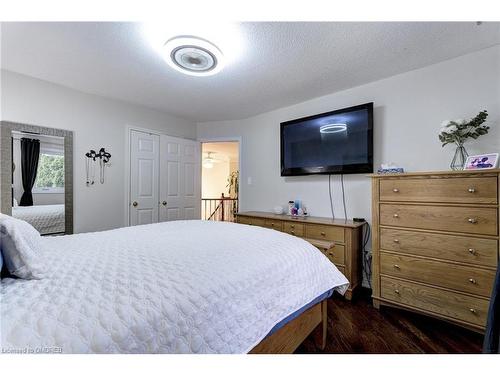 1457 Postmaster Drive, Oakville, ON - Indoor Photo Showing Bedroom