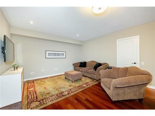 36 Compass Road, Mississauga, ON - Indoor Photo Showing Living Room