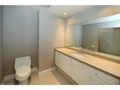 605-1477 Lakeshore Road, Burlington, ON - Indoor Photo Showing Bathroom