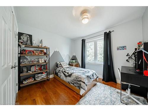 4487 Henderson Road, Milton, ON - Indoor Photo Showing Bedroom