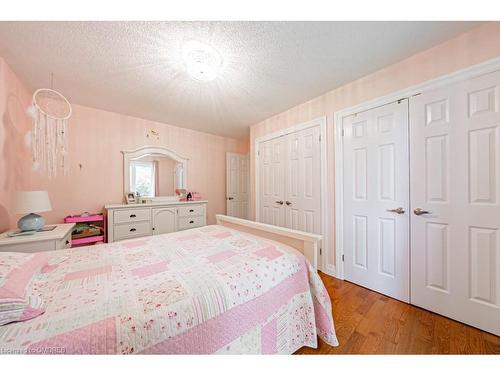 4487 Henderson Road, Milton, ON - Indoor Photo Showing Bedroom