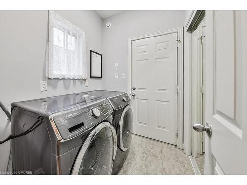 104 Garth Trails Crescent, Hamilton, ON - Indoor Photo Showing Laundry Room