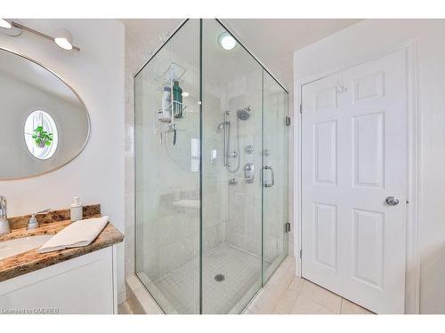 104 Garth Trails Crescent, Hamilton, ON - Indoor Photo Showing Bathroom
