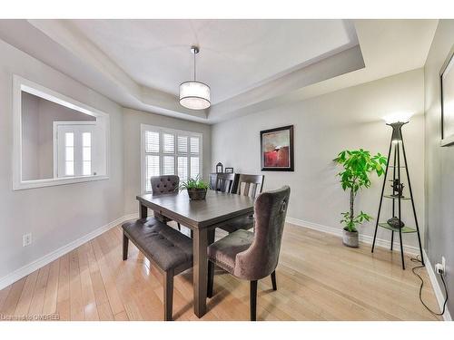 104 Garth Trails Crescent, Hamilton, ON - Indoor Photo Showing Dining Room