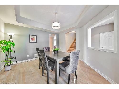 104 Garth Trails Crescent, Hamilton, ON - Indoor Photo Showing Dining Room