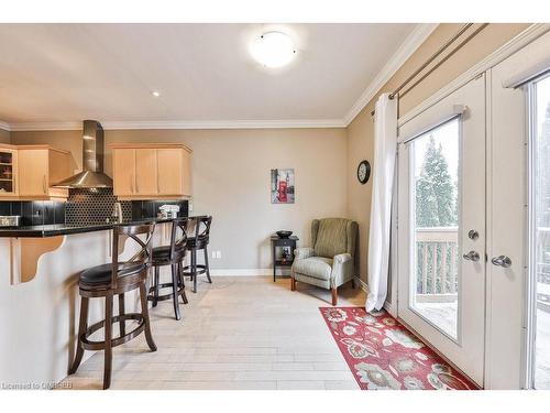 104 Garth Trails Crescent, Hamilton, ON - Indoor Photo Showing Kitchen