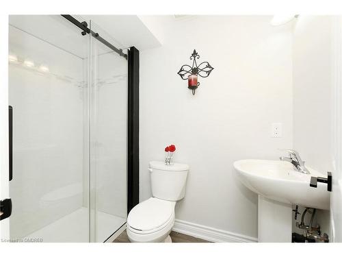 869 Burwell Street, Fort Erie, ON - Indoor Photo Showing Bathroom
