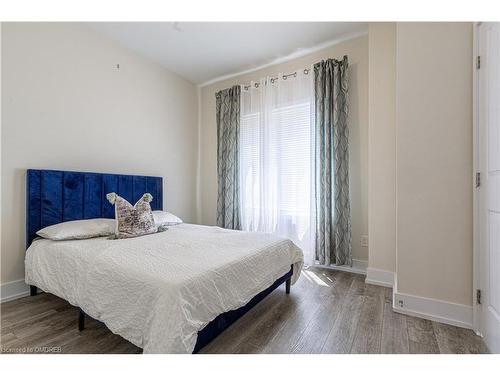 Th11-115 Shoreview Place, Stoney Creek, ON - Indoor Photo Showing Bedroom