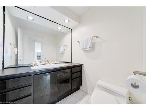 904-24 Marilyn Drive, Guelph, ON - Indoor Photo Showing Bathroom