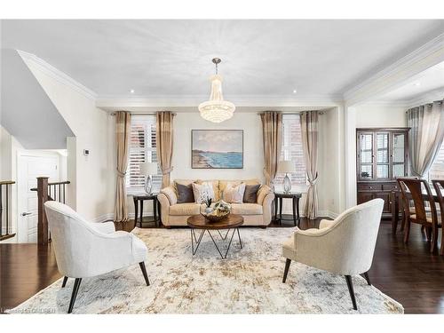 31 Forest Ridge Avenue, Waterdown, ON - Indoor Photo Showing Living Room