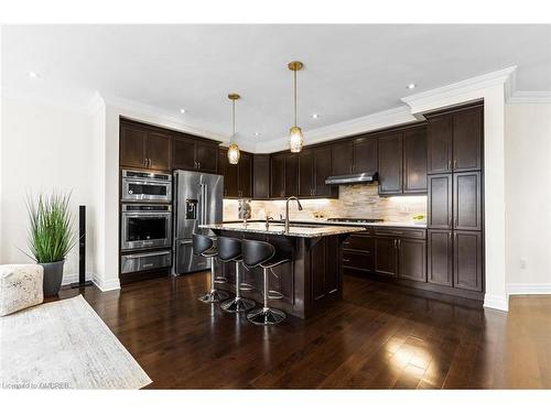 31 Forest Ridge Avenue, Waterdown, ON - Indoor Photo Showing Kitchen With Upgraded Kitchen