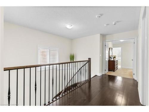 31 Forest Ridge Avenue, Waterdown, ON - Indoor Photo Showing Other Room
