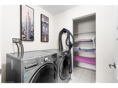 31 Forest Ridge Avenue, Waterdown, ON - Indoor Photo Showing Laundry Room