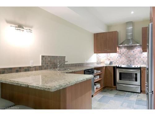 2050 Dickson Road, Mississauga, ON - Indoor Photo Showing Kitchen With Upgraded Kitchen