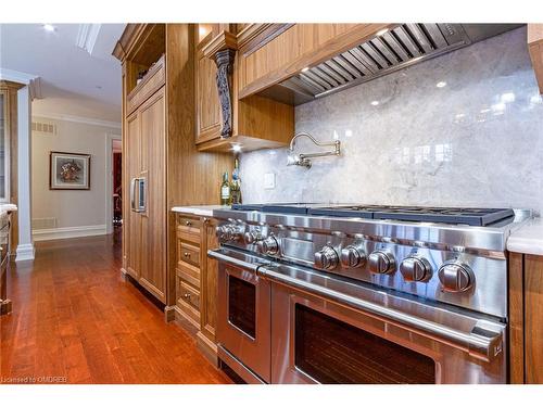 2438 Doulton Drive, Mississauga, ON - Indoor Photo Showing Kitchen