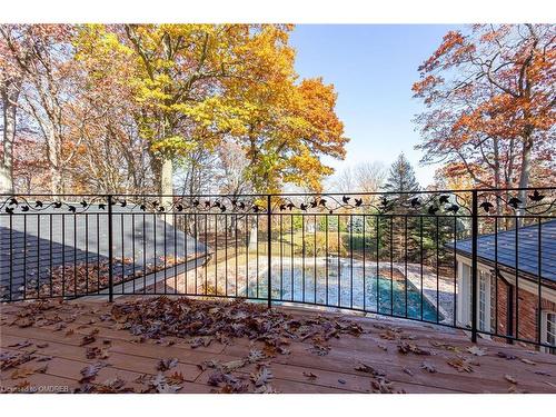 2438 Doulton Drive, Mississauga, ON - Outdoor