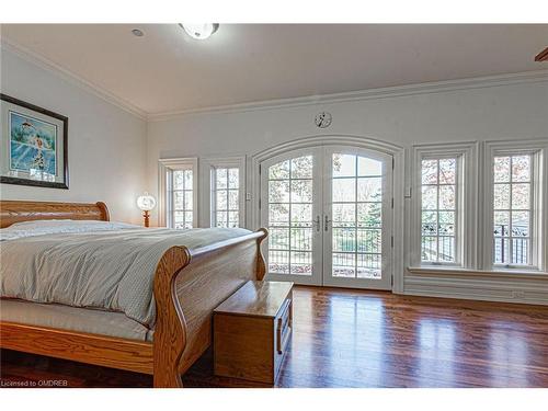 2438 Doulton Drive, Mississauga, ON - Indoor Photo Showing Bedroom