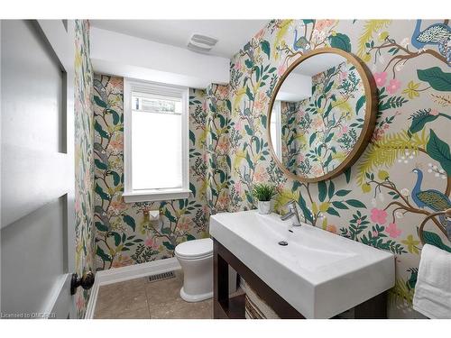 10 Timber Lane, Oakville, ON - Indoor Photo Showing Bathroom