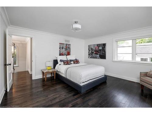 10 Timber Lane, Oakville, ON - Indoor Photo Showing Bedroom