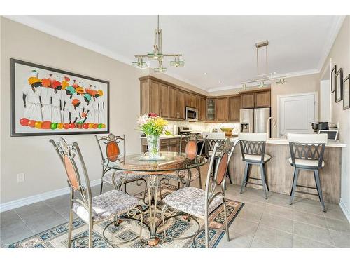 152 Echovalley Drive, Stoney Creek, ON - Indoor Photo Showing Dining Room