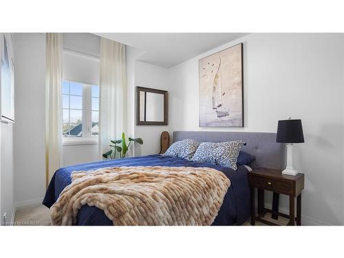 106 Monarch Woods Drive Drive, Kitchener, ON - Indoor Photo Showing Bedroom