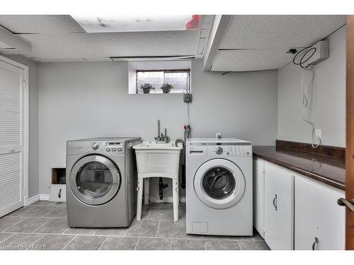 4511 Tremineer Avenue, Burlington, ON - Indoor Photo Showing Laundry Room