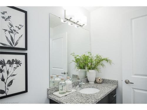 304-1280 Gordon Street, Guelph, ON - Indoor Photo Showing Bathroom