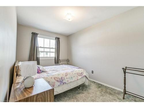 26-2445 Homelands Drive, Mississauga, ON - Indoor Photo Showing Bedroom